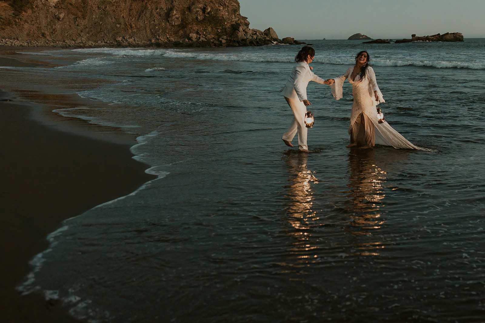 Oregon Coast elopement during blue hour