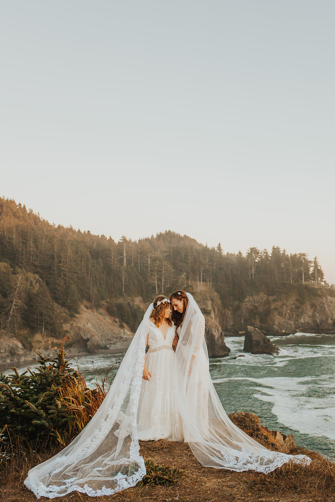 Oregon Coast cliffside elopement